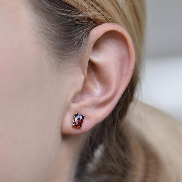 Náušnice s granátmi 25171