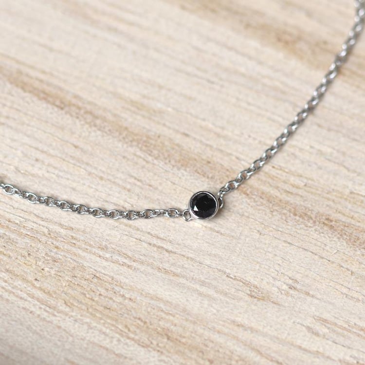 Strieborný minimalistický náramok s čiernym diamantom Lepio 103240