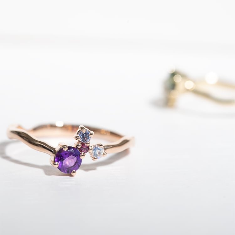 Strieborný cluster prsteň s ametystom a drahokamami Roche 124229