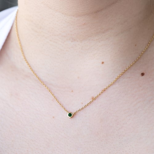 Minimalistický náhrdelník s tsavorit granátom Vieny