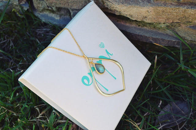 Náhrdelník s labradoritom 9893