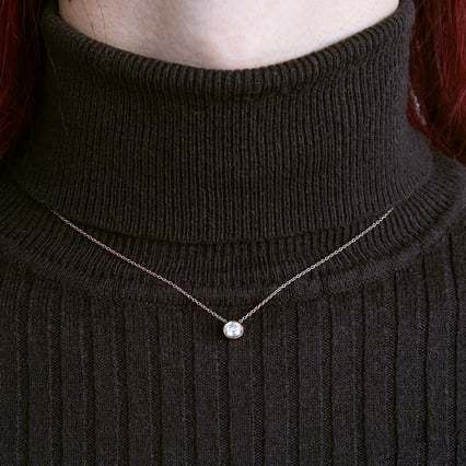 Bezel náhrdelník so žiarivým moissanitom Hadley