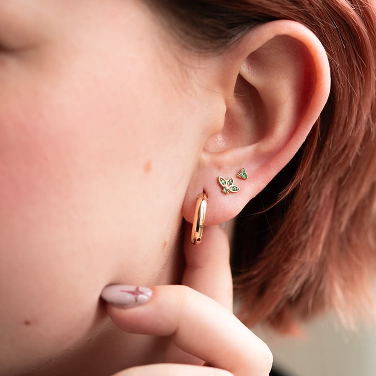 Zlatá piercing náušnica so smaragdmi Rossi 138310