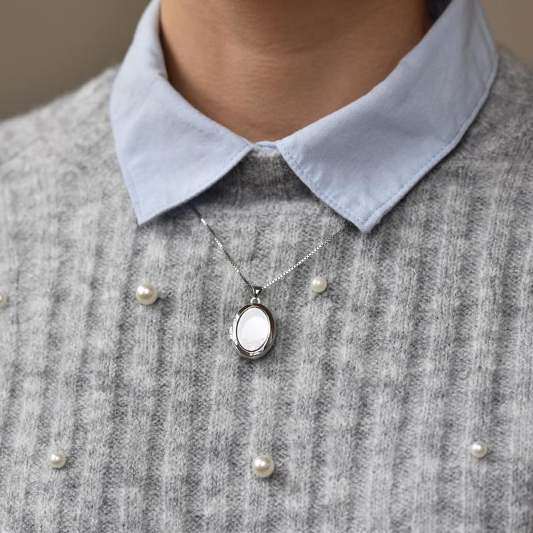 Strieborný medailón 25929