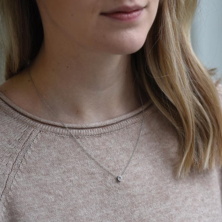 Zlatý náhrdelník s 0.3ct GIA certifikovaným oval diamantom 50656