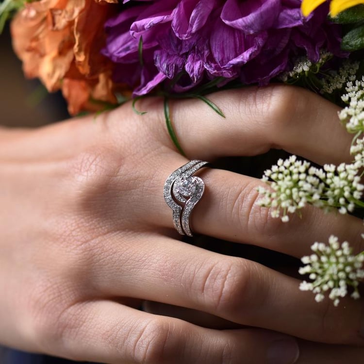 Výnimočný set zásnubného a snubného prsteňa Henrietta 22858