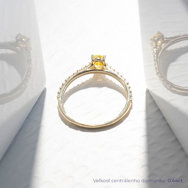 Zásnubný prsteň s certifikovaným fancy yellow lab-grown diamantom Aicha 114161
