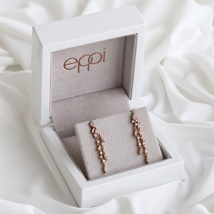 Visacie náušnice z ružového zlata 85792