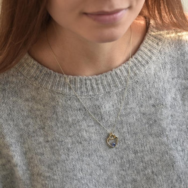 Strieborný prívesok matka a dieťa s tanzanitom a diamantom Ella 108832