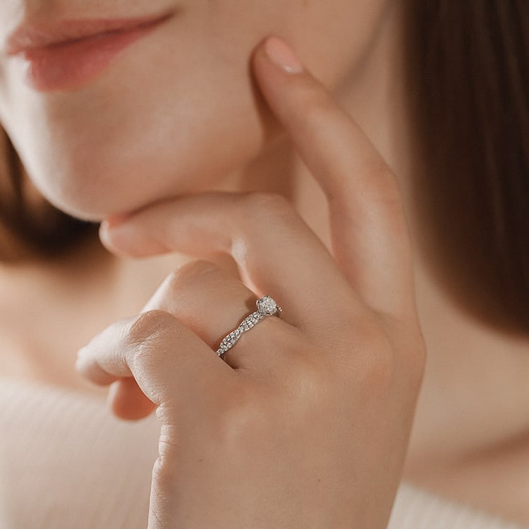 Zásnubný prsteň s prepletanou obrúčkou a certifikovaným lab-grown diamantmi Minna 152667