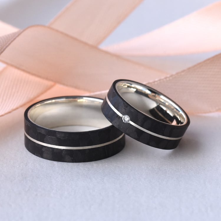 Karbonové snubné prstene s diamantom 77692