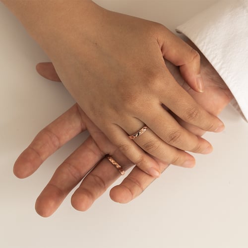 Atypické zlaté svadobné obrúčky s diamantmi Lanize