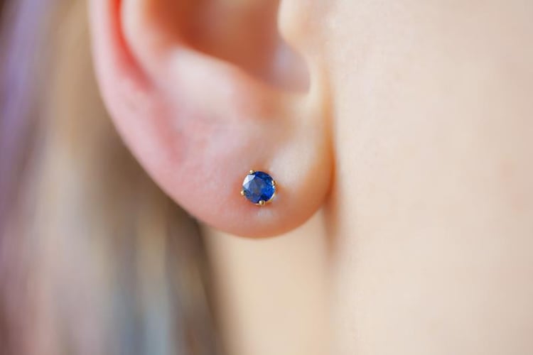 Zlaté náušnice s 0.50ct modrými zafírmi Marpesia 3309