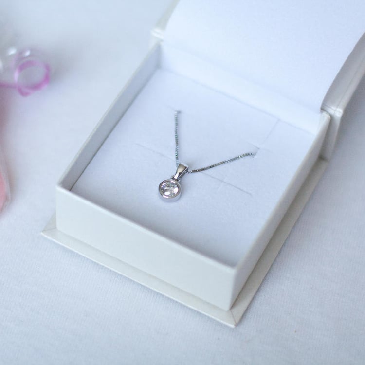 Strieborný náhrdelník 12573