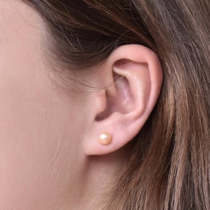 Náušnice s 6 - 6.5 mm broskyňovými perlami Carah