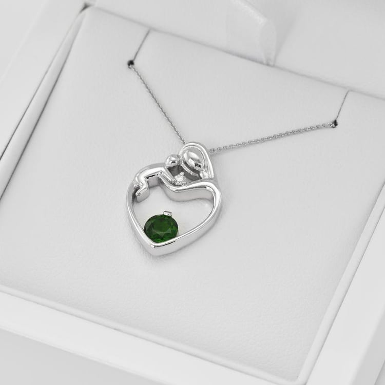 Zlatý prívesok matka a dieťa s diopsidom 31163