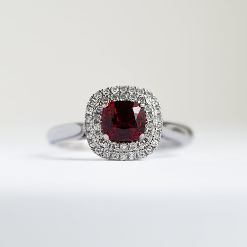 Luxusný zlatý prsteň so spinelom a diamantmi Charmaine