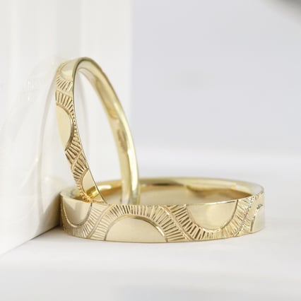 Svadobné obrúčky s ručnou rytinou slnka Villa