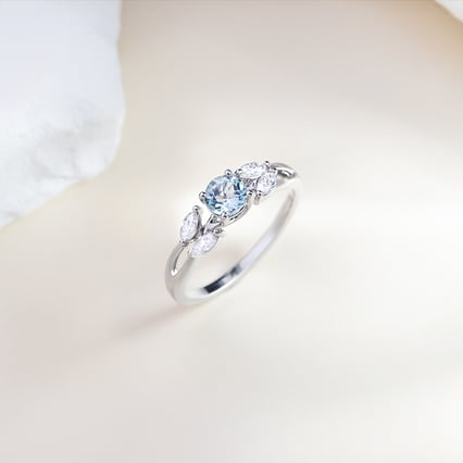 Zásnubný prsteň s akvamarínom a moissanitmi Fera