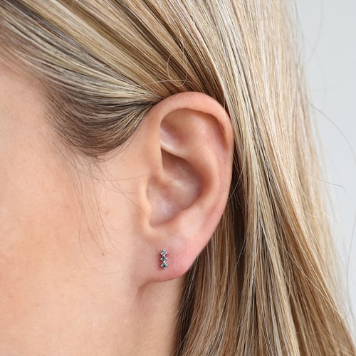 Minimalistické náušnice s modrými diamantmi Sylvi