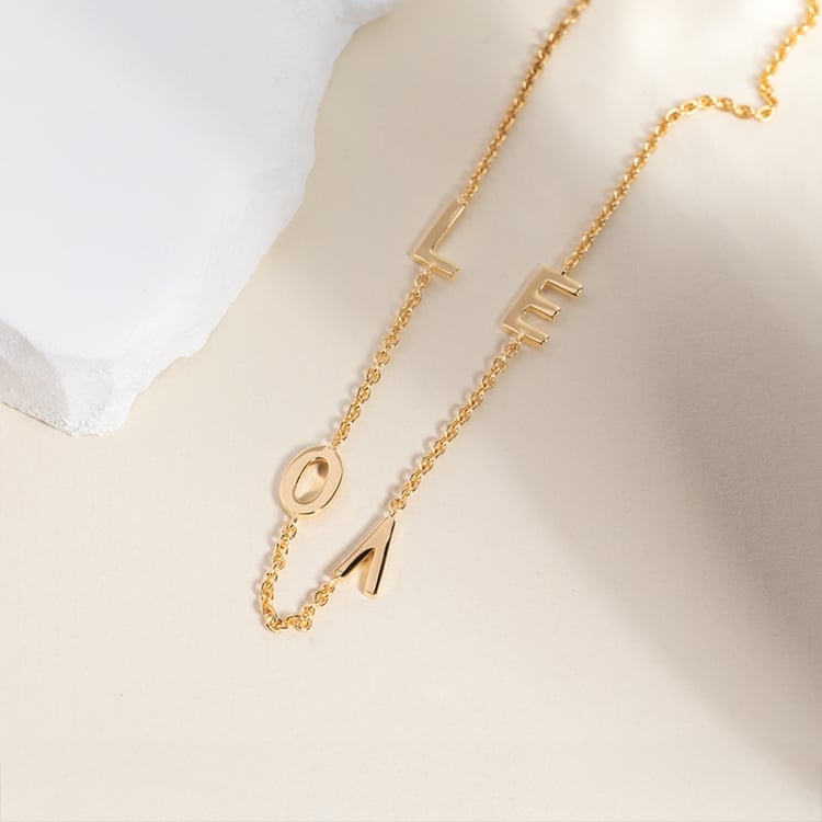 Strieborný náhrdelník s písmenkami LOVE Lupe 149663