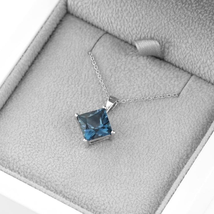 Zlatý náhrdelník s topásom 46077