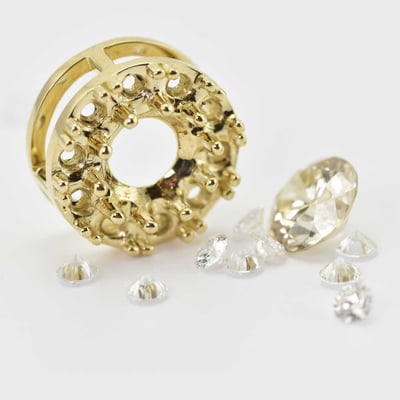 Odliaty prívesok z 18k žltého zlata