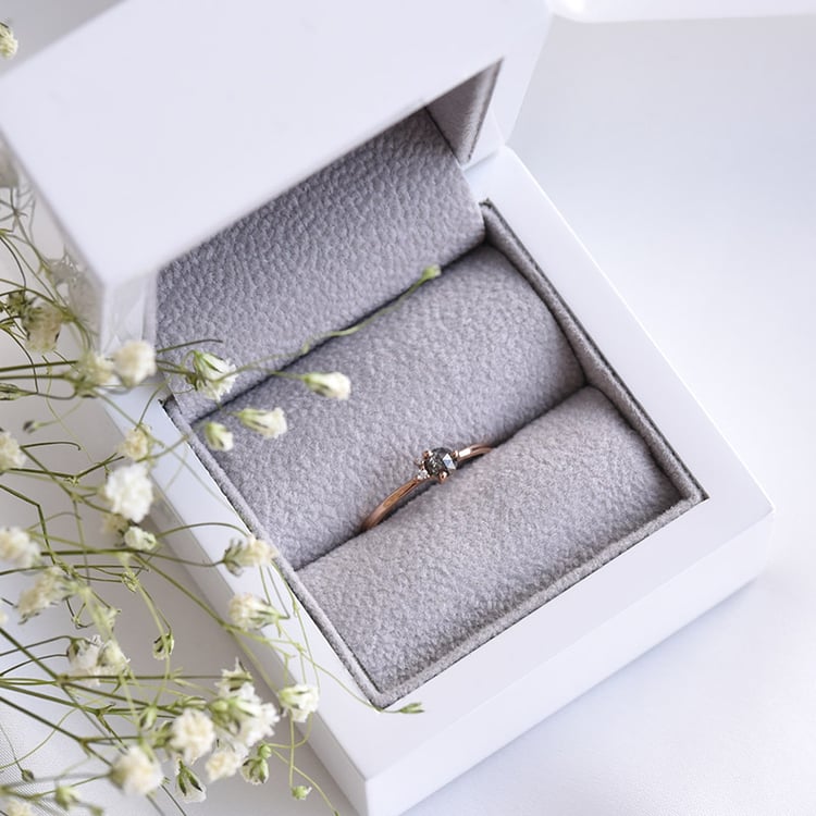 Zlatý prsteň so salt and pepper diamantom 78188