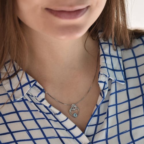 Strieborný prívesok matka a dieťa s modrým topásom a diamantom Heli