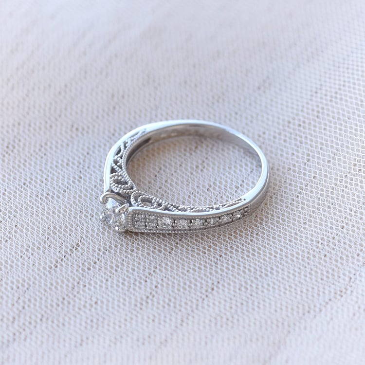 Prsteň plný diamantov 75606