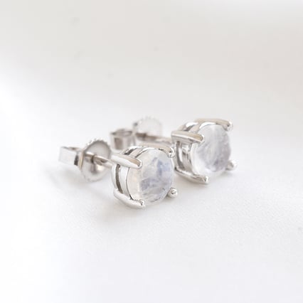 Zlaté minimalistické náušnice s mesačnými kameňmi Olivette