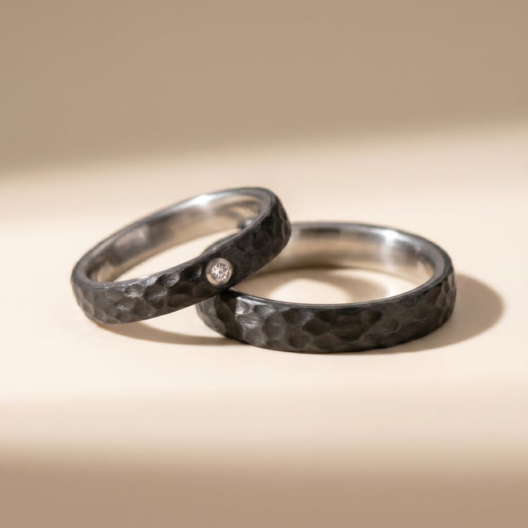 Ploché karbónové svadobné obrúčky s diamantom Rose 166712