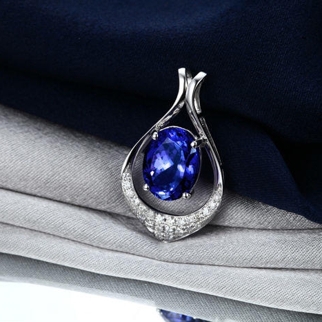 Tanzanitový prívesok s diamantmi 2501