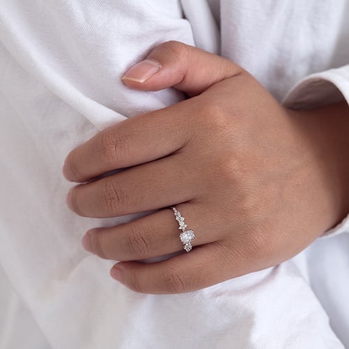 Zásnubný prsteň s oval diamantom Lane