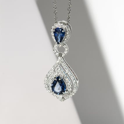 Prívesok so zafírmi a diamantmi Arnout