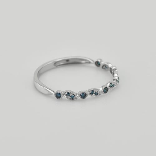 Modré diamanty v zlatom eternity prsteni Lyla