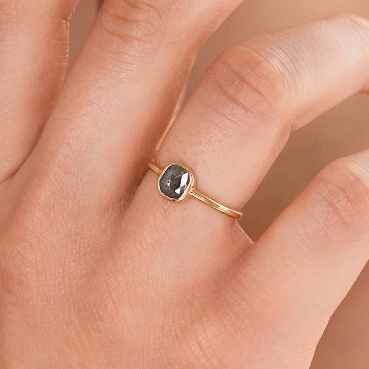 Prsteň s emerald salt and pepper diamantom Griff 156276