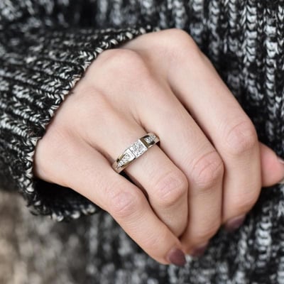 Prsteň s cushion diamantom