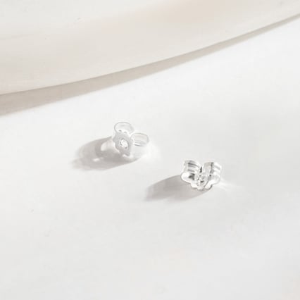 Náušnicové puzety z bieleho zlata Nora