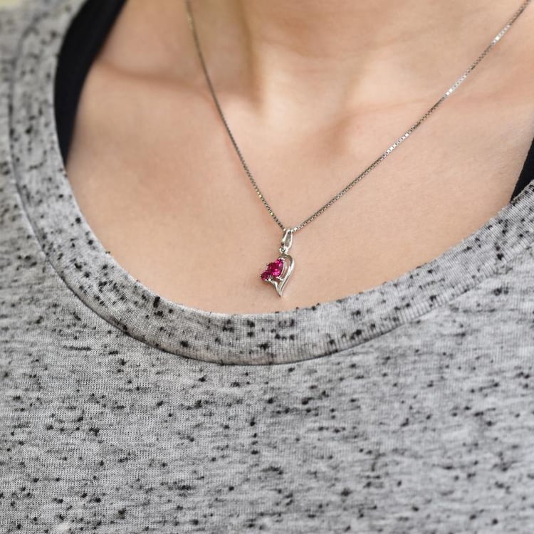 Náhrdelník s rubínmi 28013