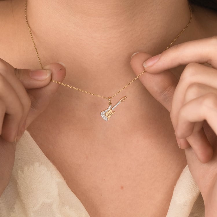 Zlatý prívesok s lab-grown diamantom v tvare gitary 165689