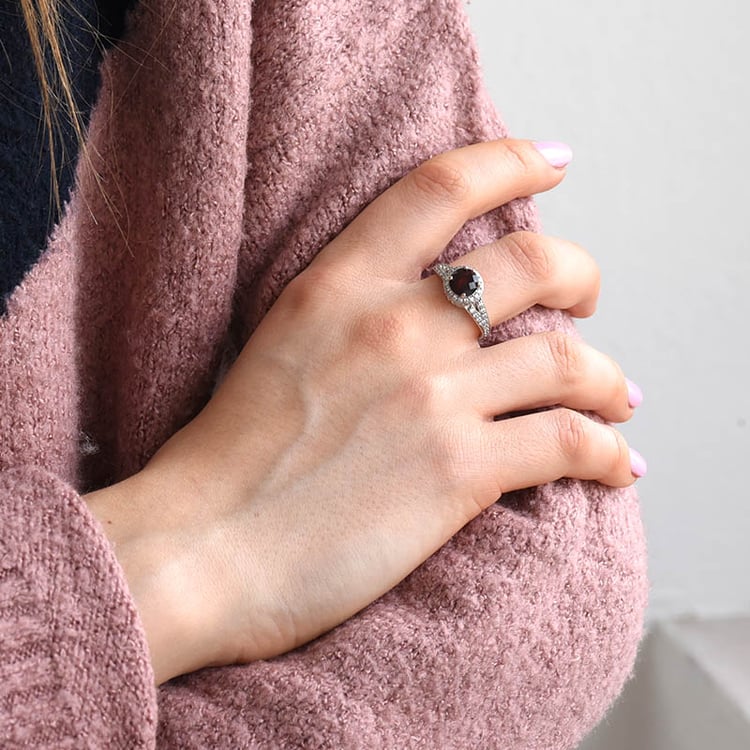 Prsteň s granátom a zirkónmi 78411