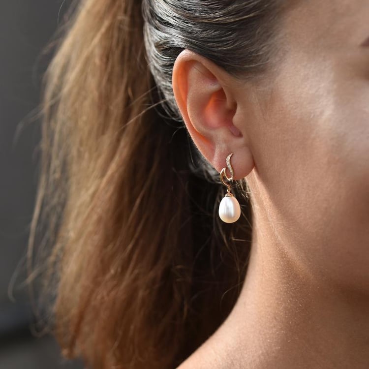 Zlaté náušnice s diamantmi a perlami 158