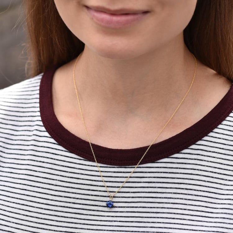 Zlatý náhrdelník so zafírom 45552