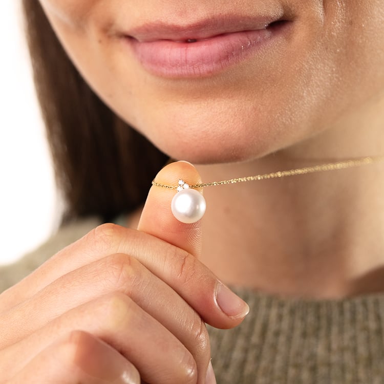 Romantický zlatý prívesok s perlou a zirkónmi Megyn 147567