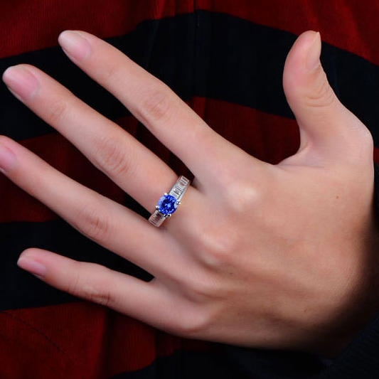 Elegantný tanzanitový zlatý prsteň 3625