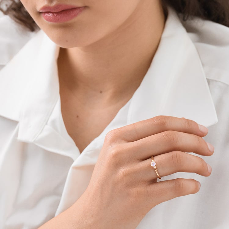 Zlatý zásnubný prsteň s mesačným kameňom s diamantmi Hye 154461