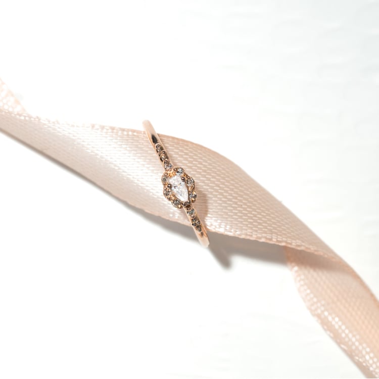 Prsteň s moissanitom a salt and pepper diamantmi Leann 127263