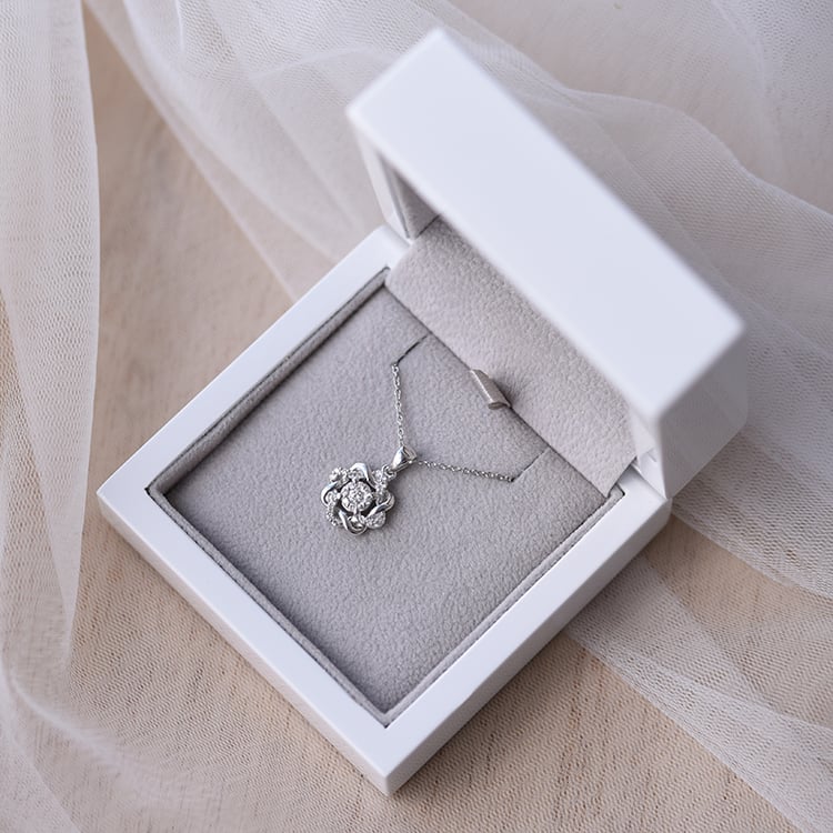 Kvetinový náhrdelník 59041