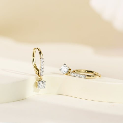 Zlaté visiací náušnice s 0.2ct prírodným diamantom Sumaya